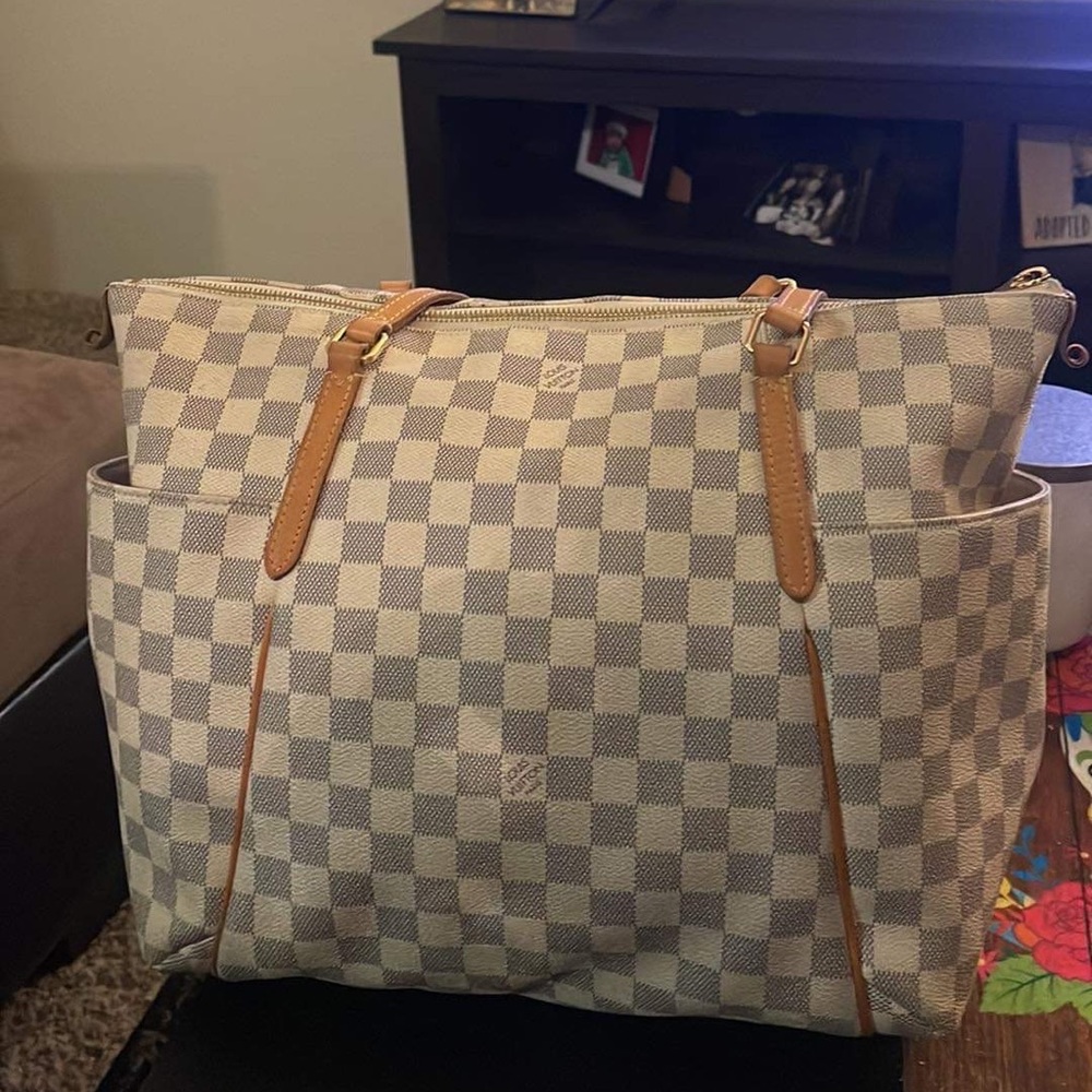 Authentic Louis Vuitton Totally Mm